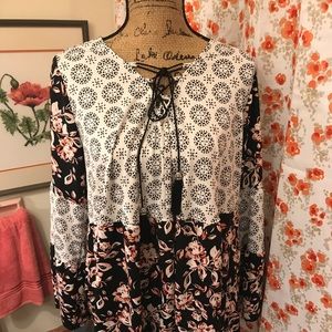 Boho style long sleeve tunic blouse. Size 2X
